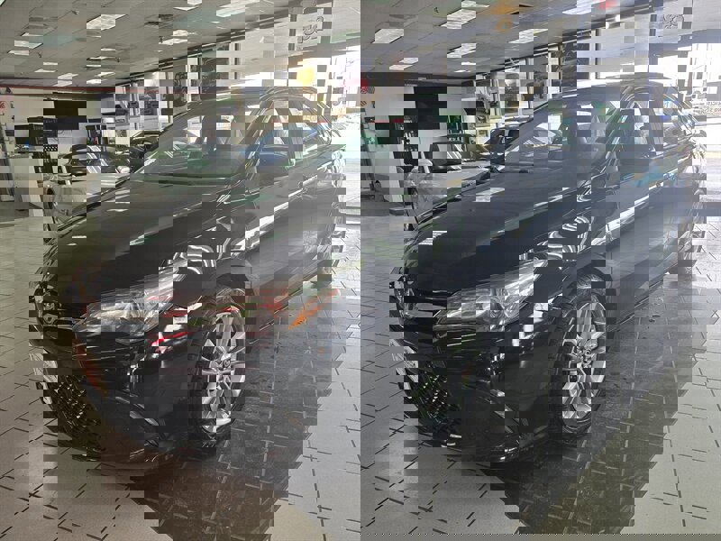 Used 2015 Toyota Camry SE image 1