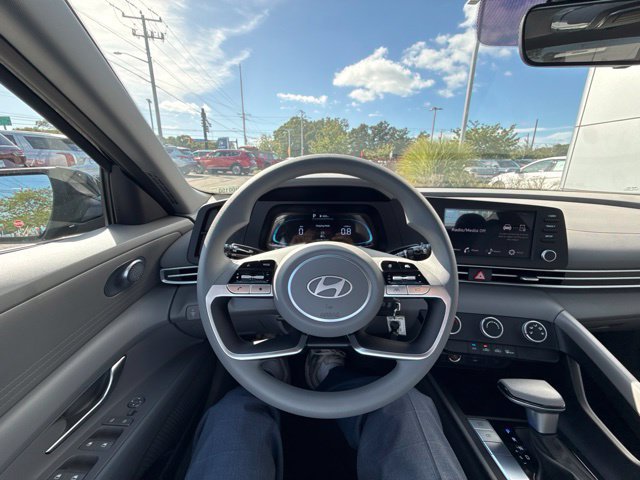 New 2026 Hyundai Elantra SE FWD image 14