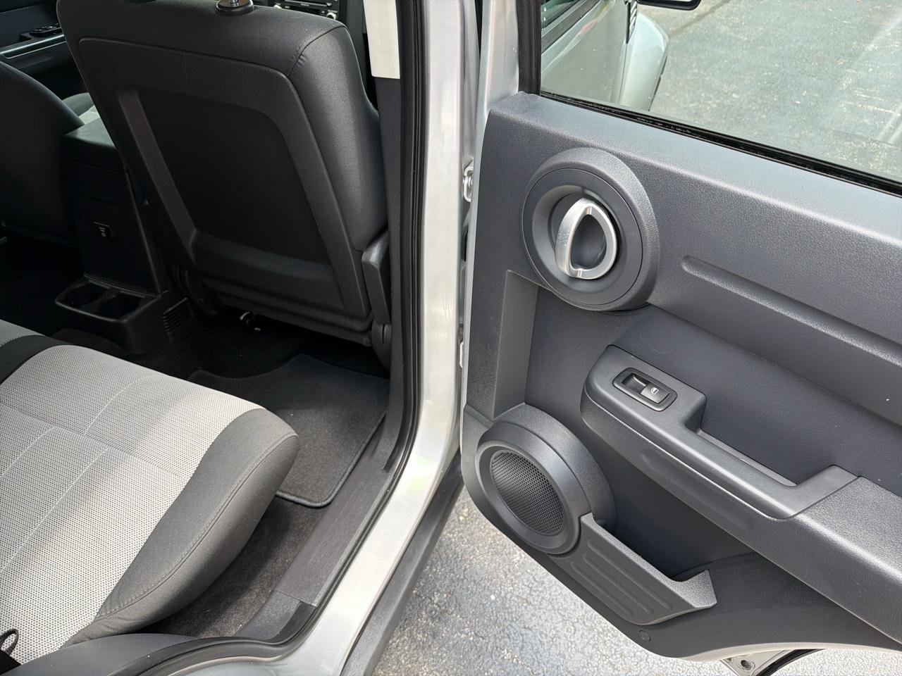 Used 2008 Dodge Nitro SXT RWD image 27