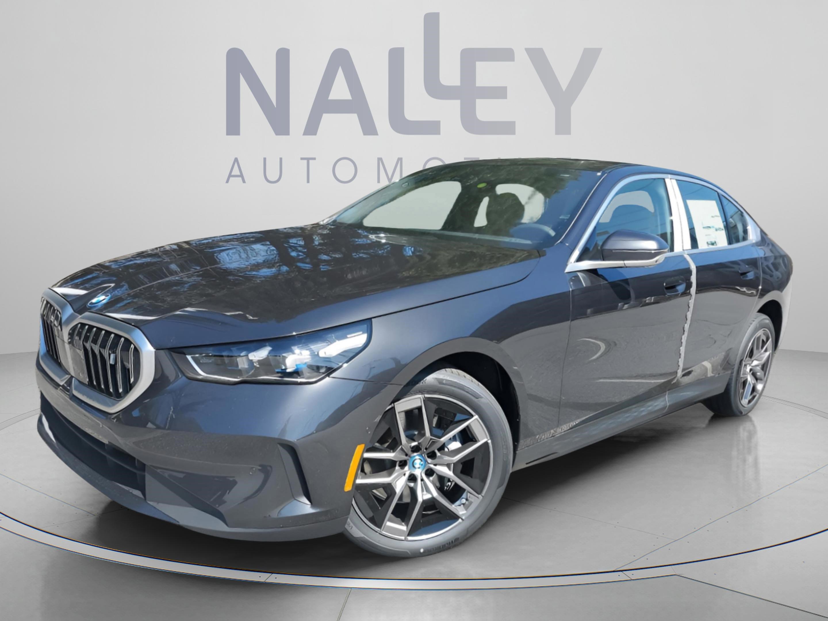 Used 2025 BMW i5 eDrive40i w/ Premium Package RWD image 1