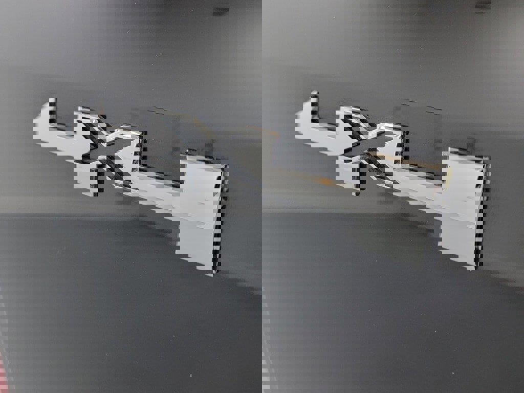 Used 2018 GMC Canyon SLE w/ Nightfall Edition image 11