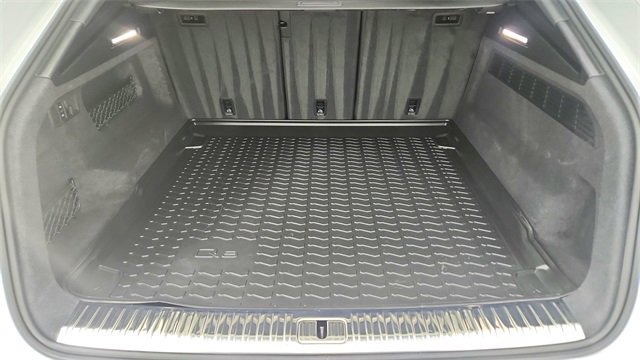 Used 2025 Audi Q8 Prestige w/ Prestige Package image 15