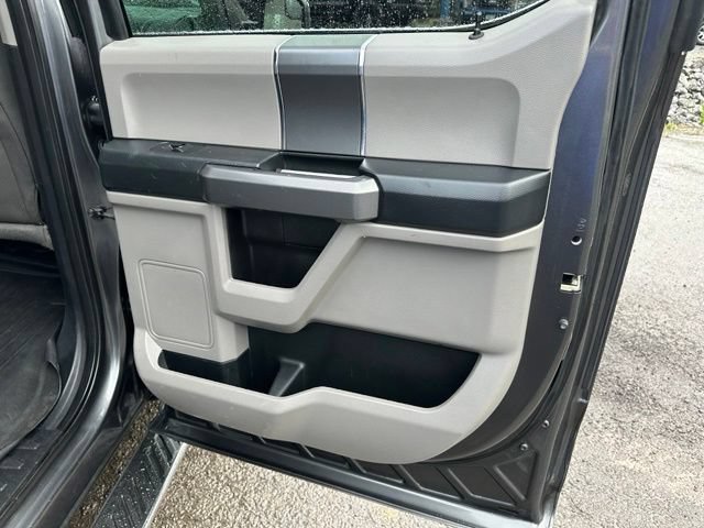 Used 2016 Ford F150 XLT w/ Equipment Group 302A Luxury AWD/4WD image 19
