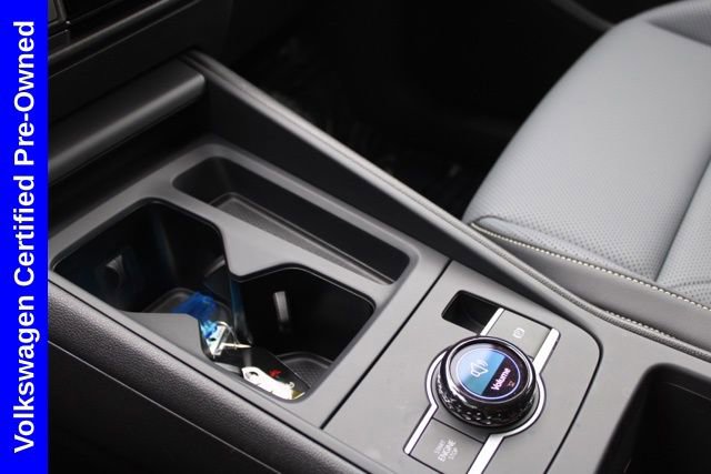 Used 2025 Volkswagen Tiguan SE image 38