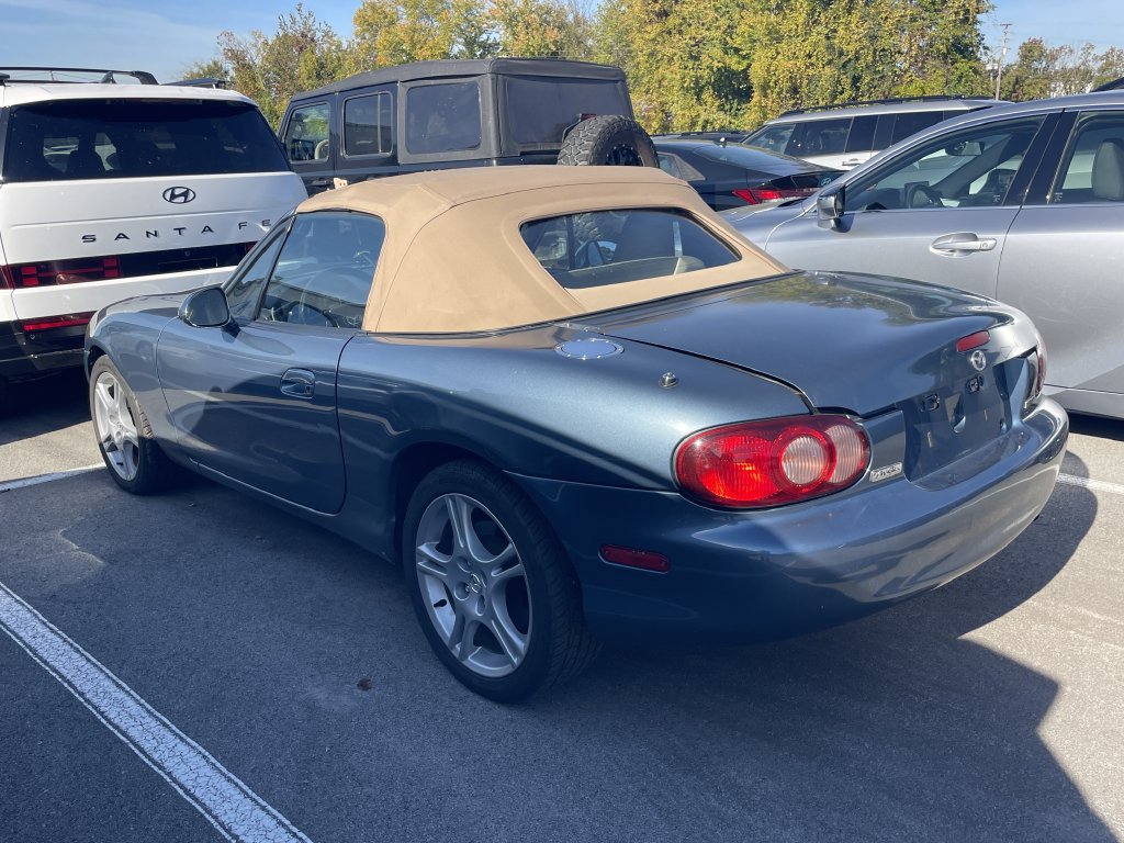 Used 2005 MAZDA MX-5 Miata LS RWD image 3