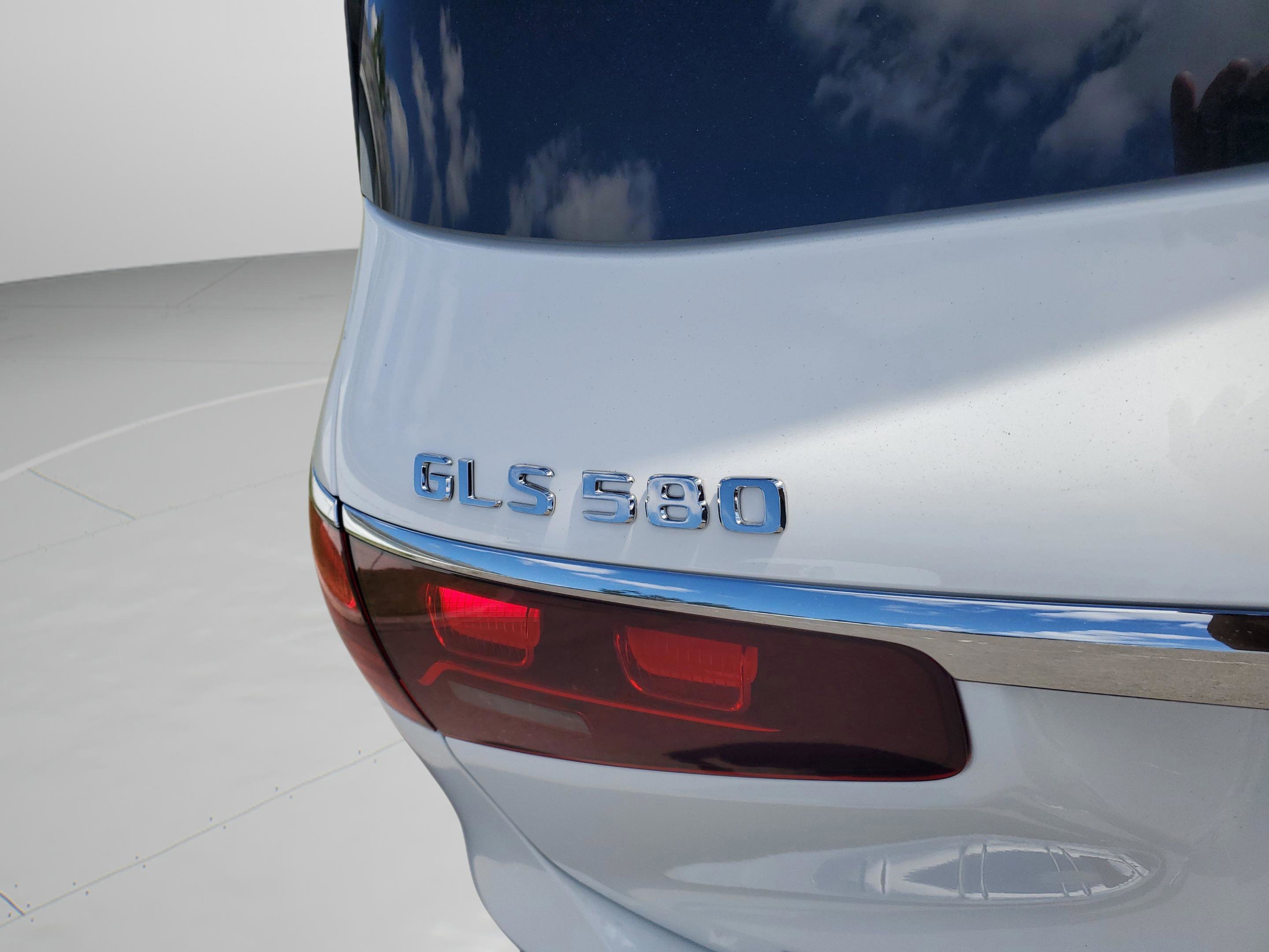 New 2026 Mercedes-Benz GLS 580 4MATIC image 29