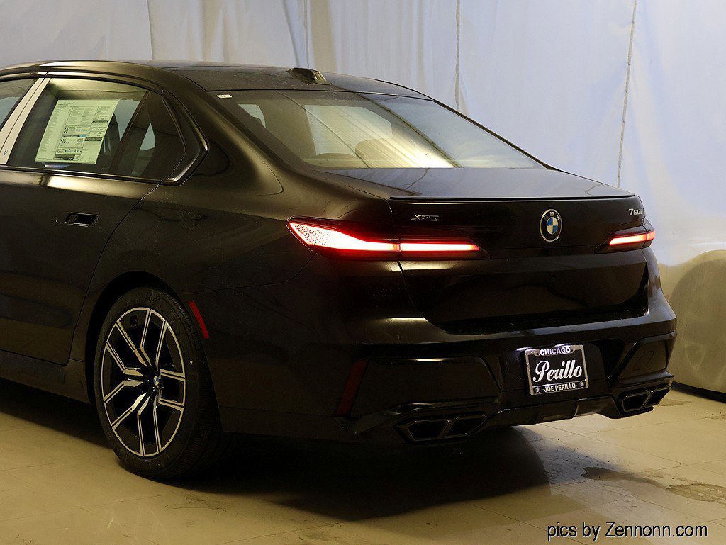 Used 2026 BMW 760i xDrive w/ Executive Package image 6