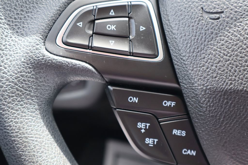Used 2017 Ford Escape SE w/ Equipment Group 201A FWD image 8