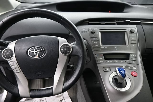 Used 2015 Toyota Prius Five FWD image 29