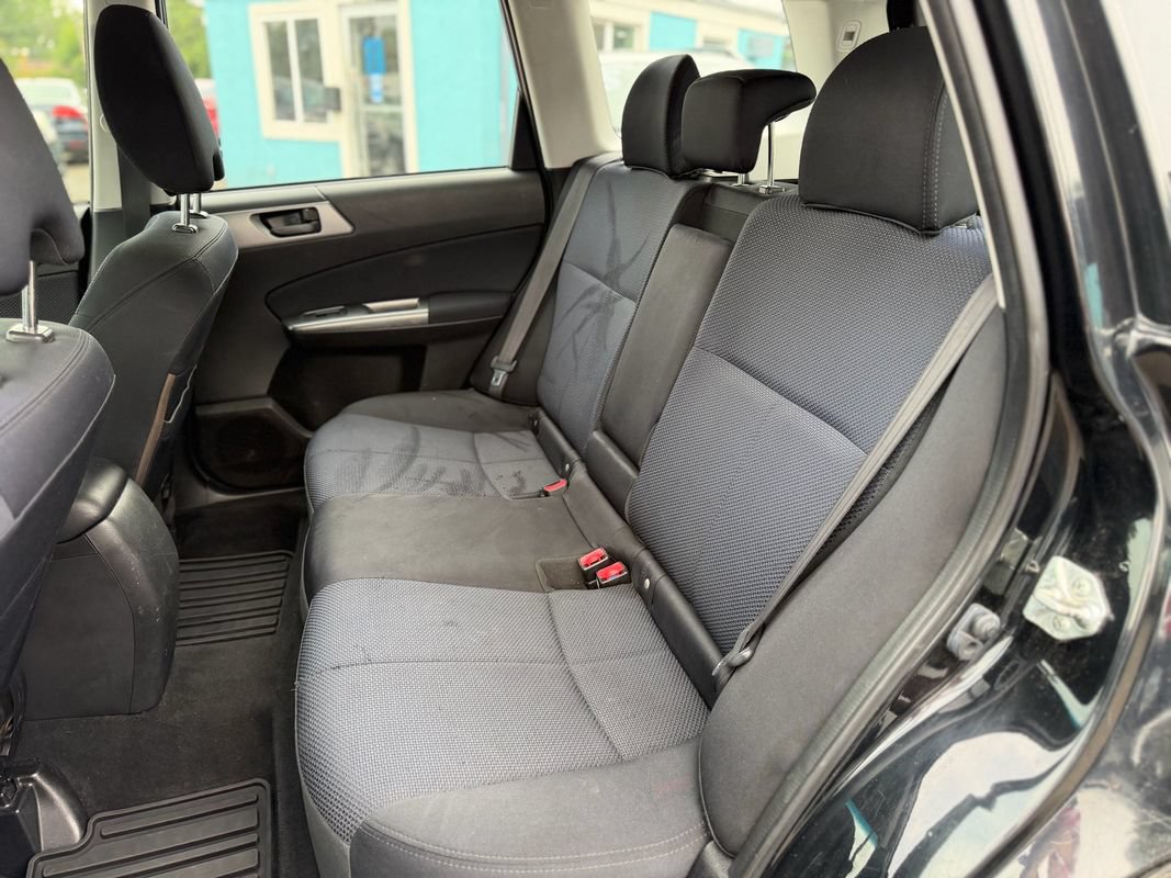 Used 2012 Subaru Forester 2.5X w/ Alloy Wheel Pkg AWD/4WD image 9