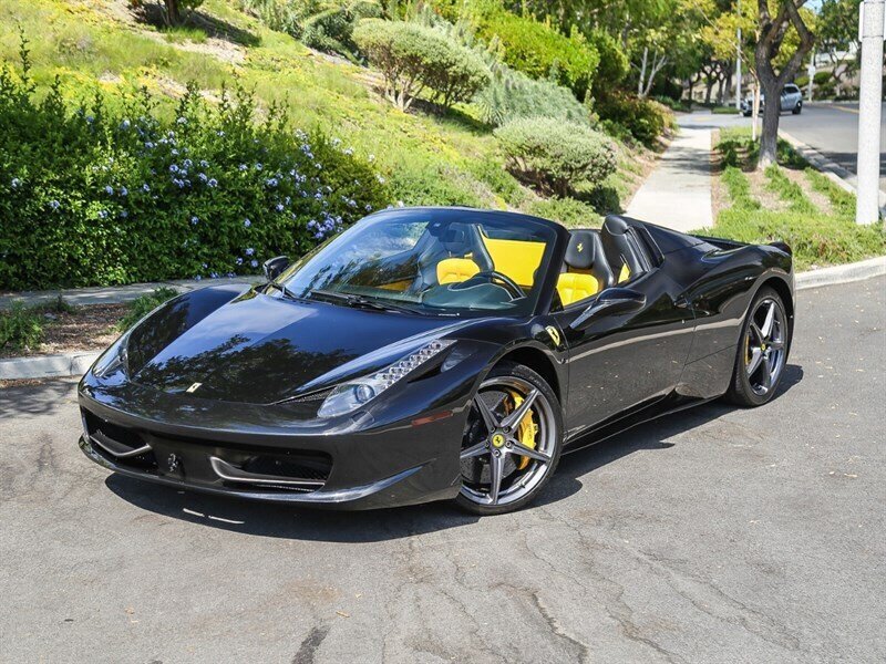 Used 2013 Ferrari 458 Spider RWD image 3