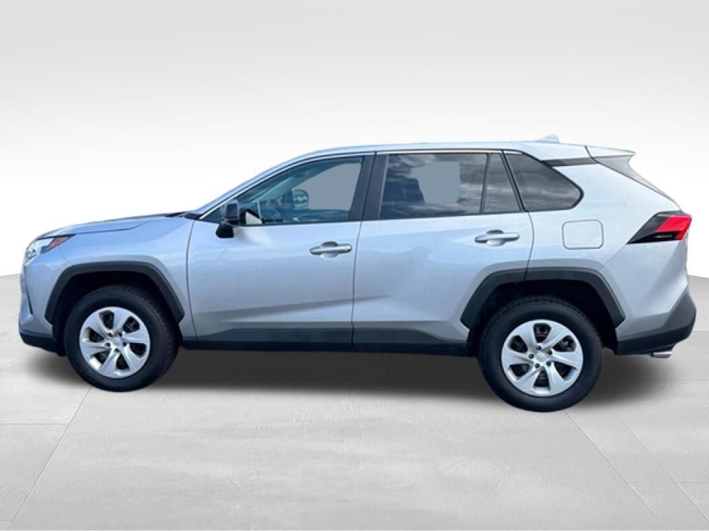 Used 2023 Toyota RAV4 LE AWD/4WD image 2
