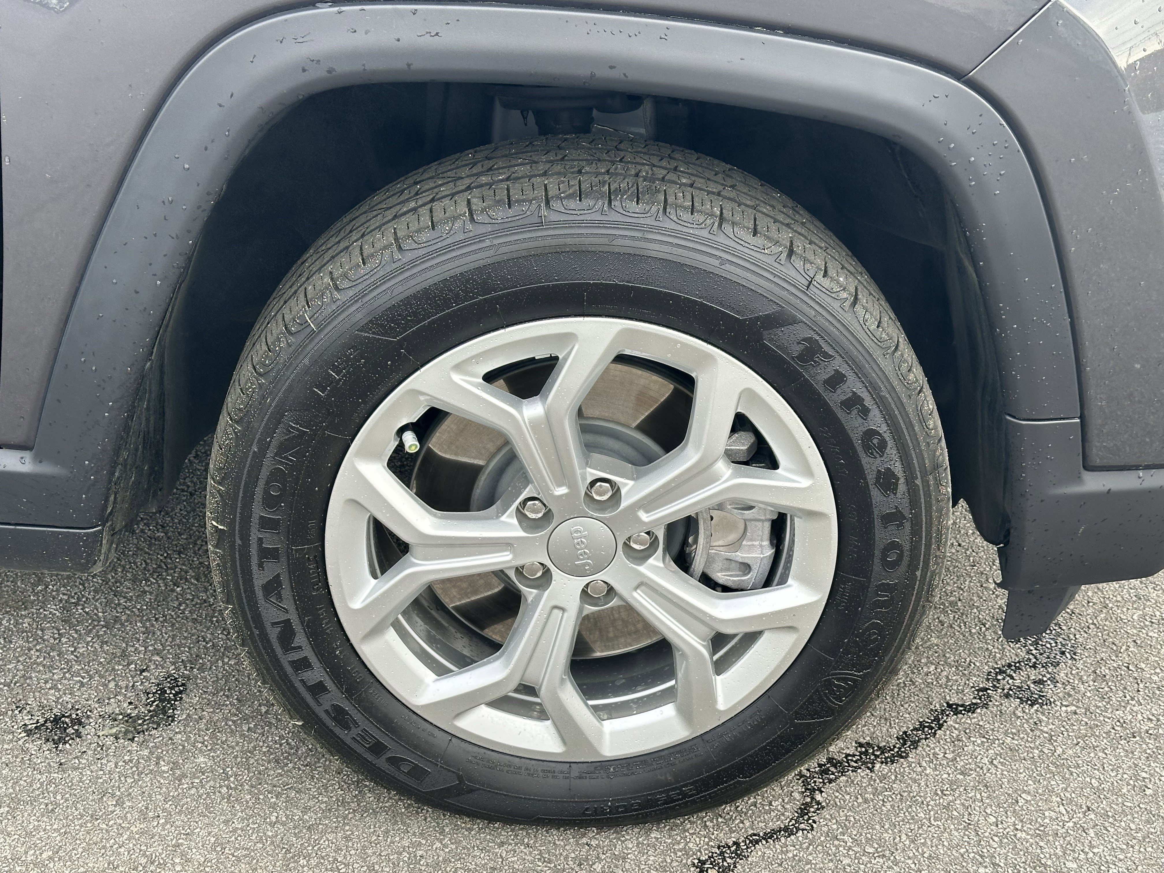 Used 2024 Jeep Compass Latitude w/ Sun and Sound Group image 15