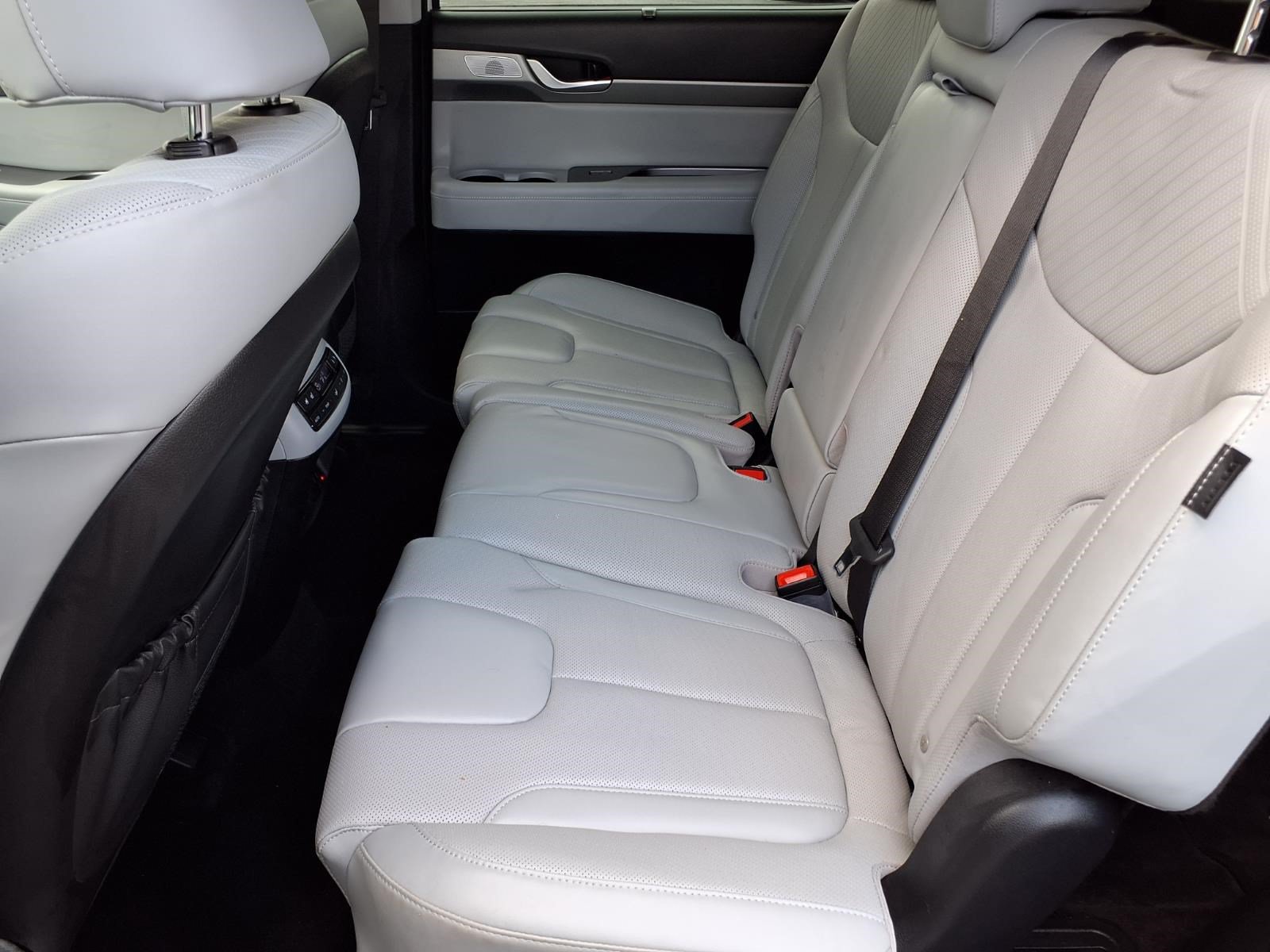 Used 2024 Hyundai Palisade SEL FWD image 11