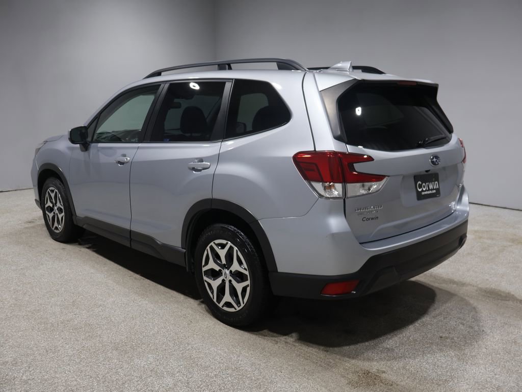 Used 2021 Subaru Forester Premium image 4