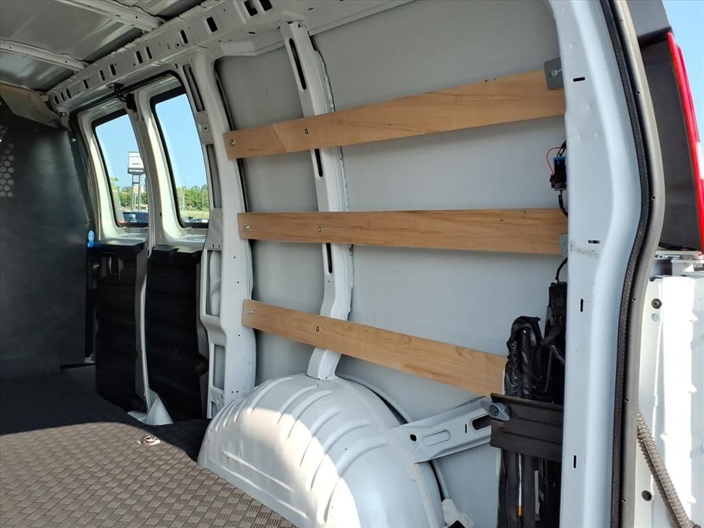 Used 2025 Chevrolet Express 2500 w/ Driver Convenience Package RWD image 20