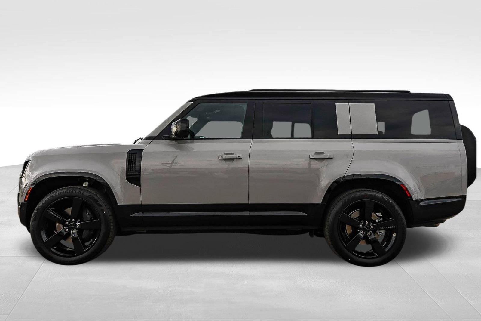 New 2026 Land Rover Defender 130 X-Dynamic SE image 8