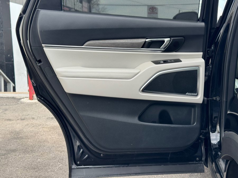 Used 2022 Kia Telluride SX w/ SX Prestige Package image 28