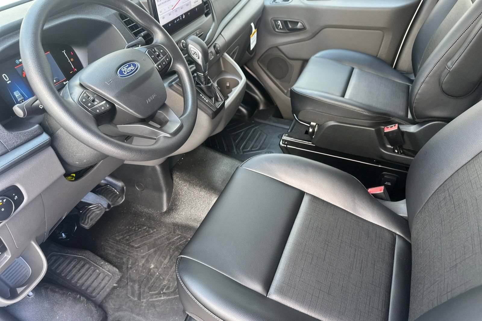 New 2026 Ford Transit 150 Low Roof RWD image 10