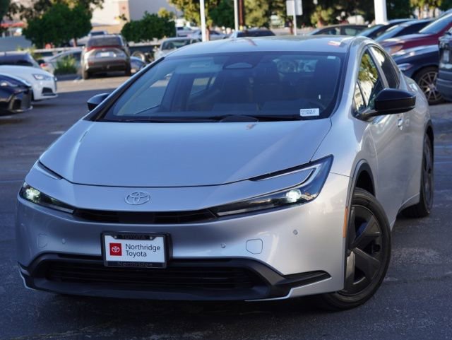 Used 2024 Toyota Prius LE image 4