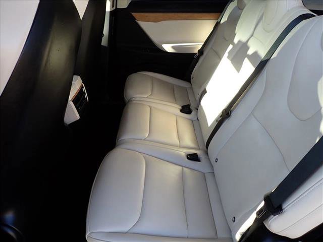 Used 2018 Tesla Model X 75D image 8