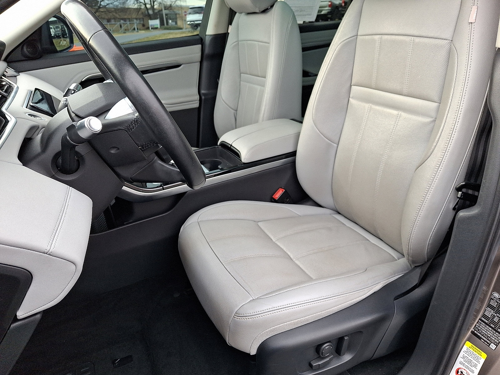 Used 2020 Land Rover Range Rover Evoque SE image 13