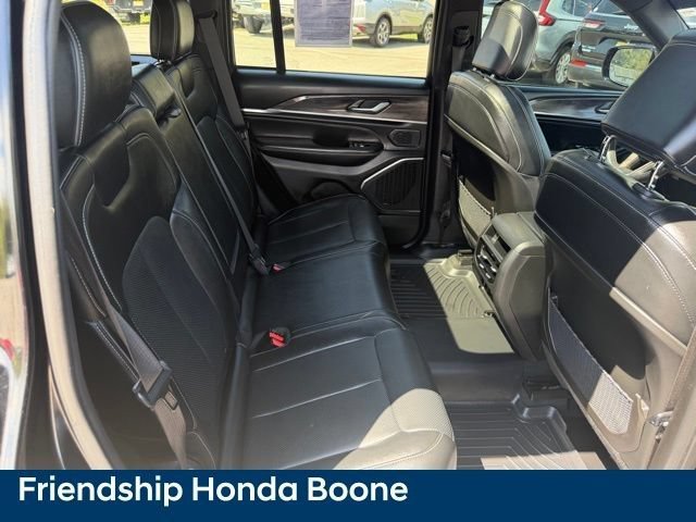 Used 2023 Jeep Grand Cherokee Overland AWD/4WD image 54
