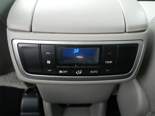 Used 2015 Toyota Highlander Limited image 11