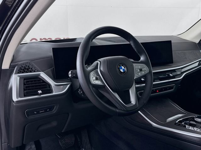 Used 2024 BMW X7 xDrive40i w/ Premium Package image 9