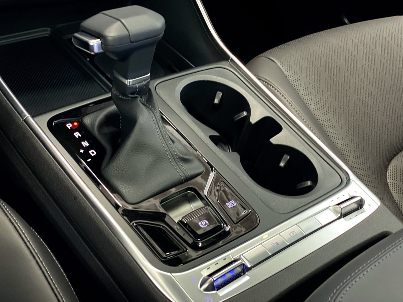 New 2027 Kia Carnival SX w/ Dark Edition Package FWD image 25