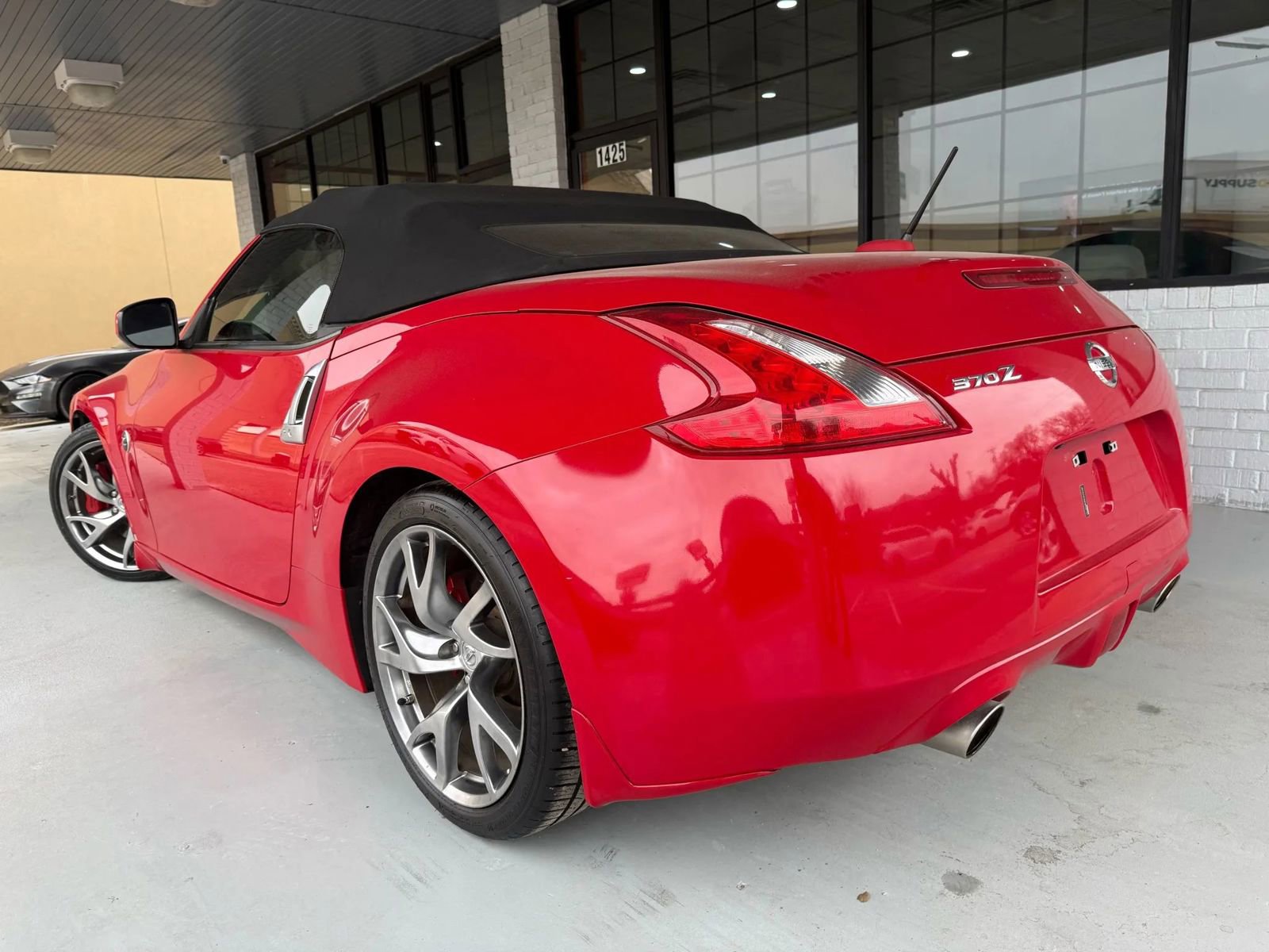 Used 2015 Nissan 370Z Touring Sport image 5