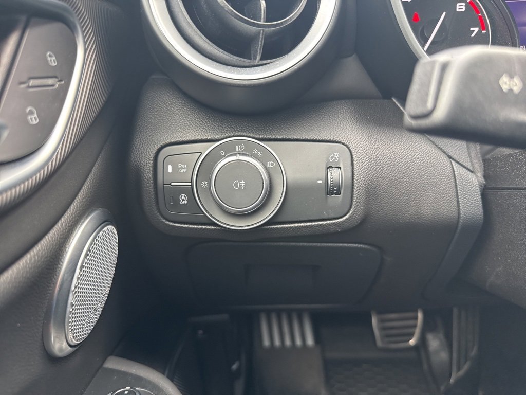 Used 2022 Alfa Romeo Giulia Veloce image 35