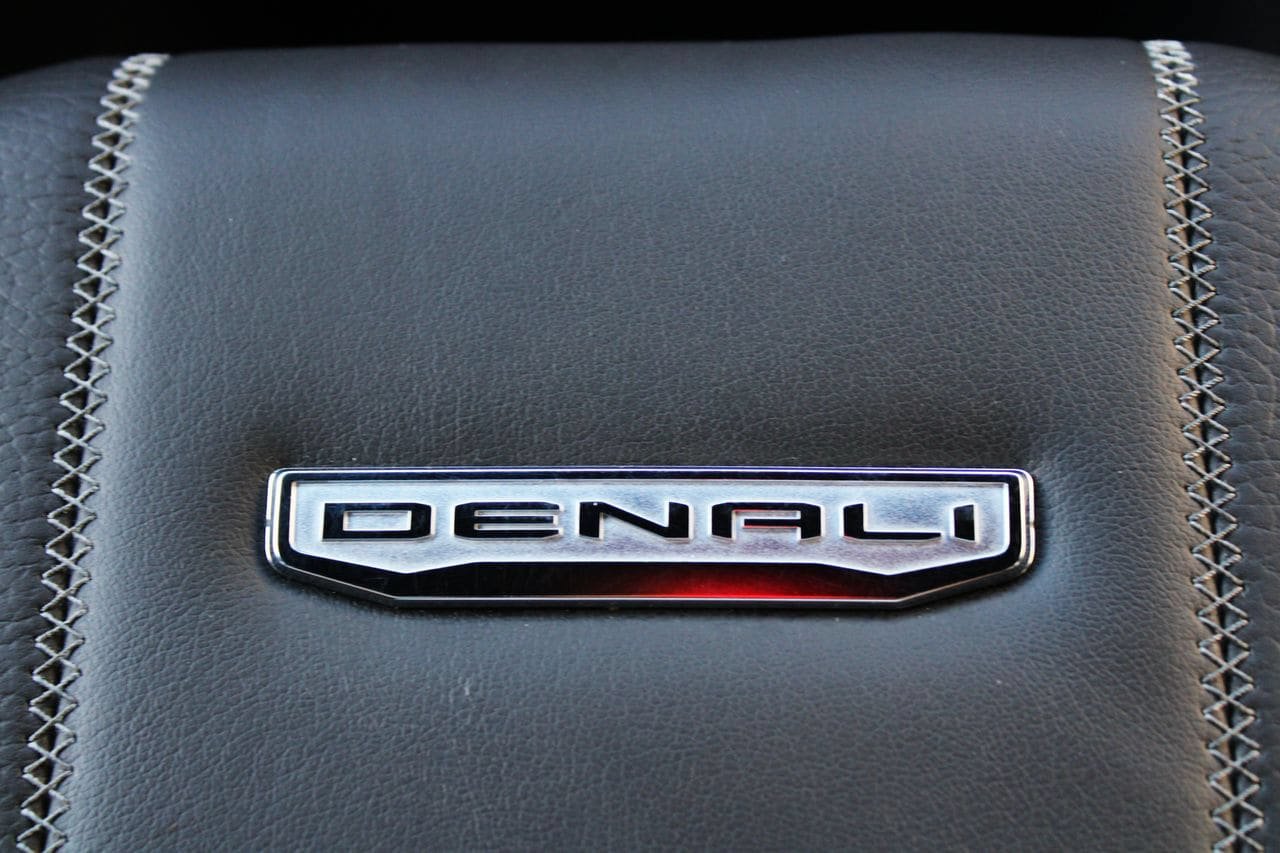 Used 2026 GMC Yukon Denali AWD/4WD image 32