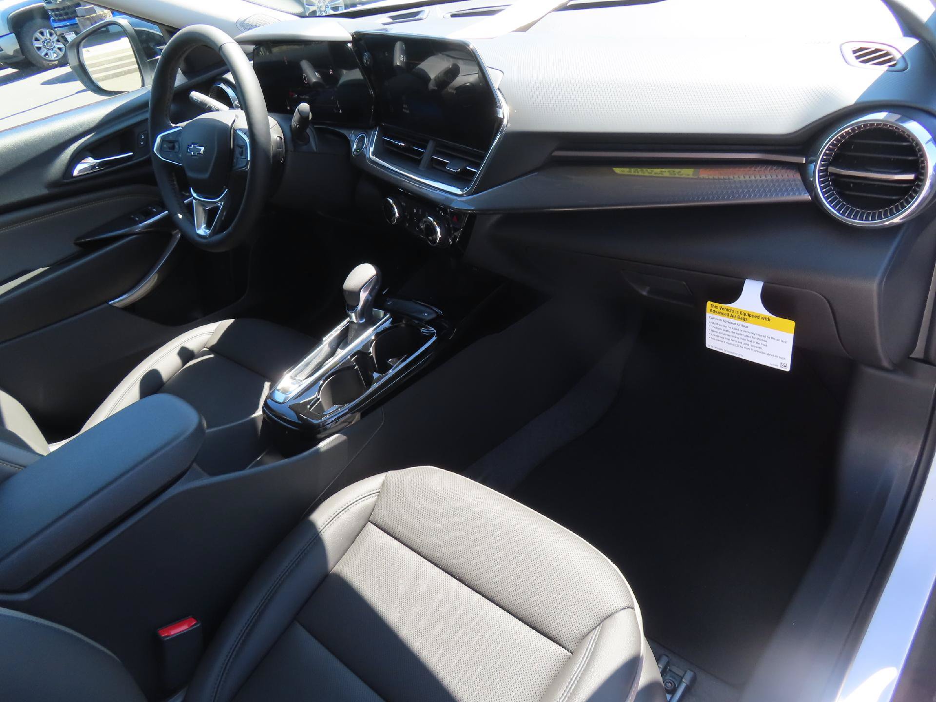 New 2026 Chevrolet Trax ACTIV w/ Driver Confidence Package FWD image 39