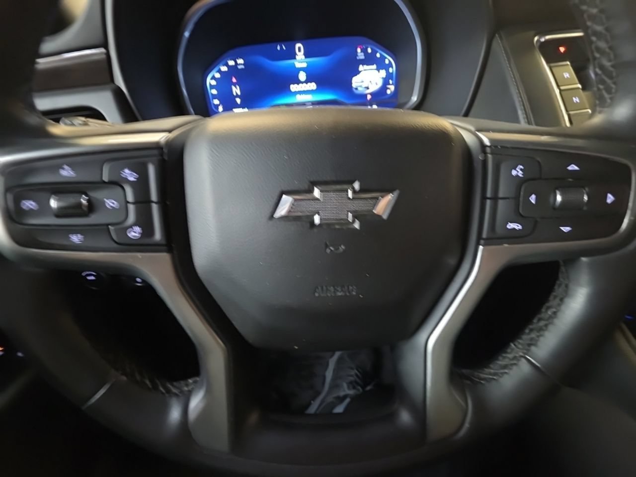 Used 2023 Chevrolet Tahoe Z71 w/ Luxury Package AWD/4WD image 27
