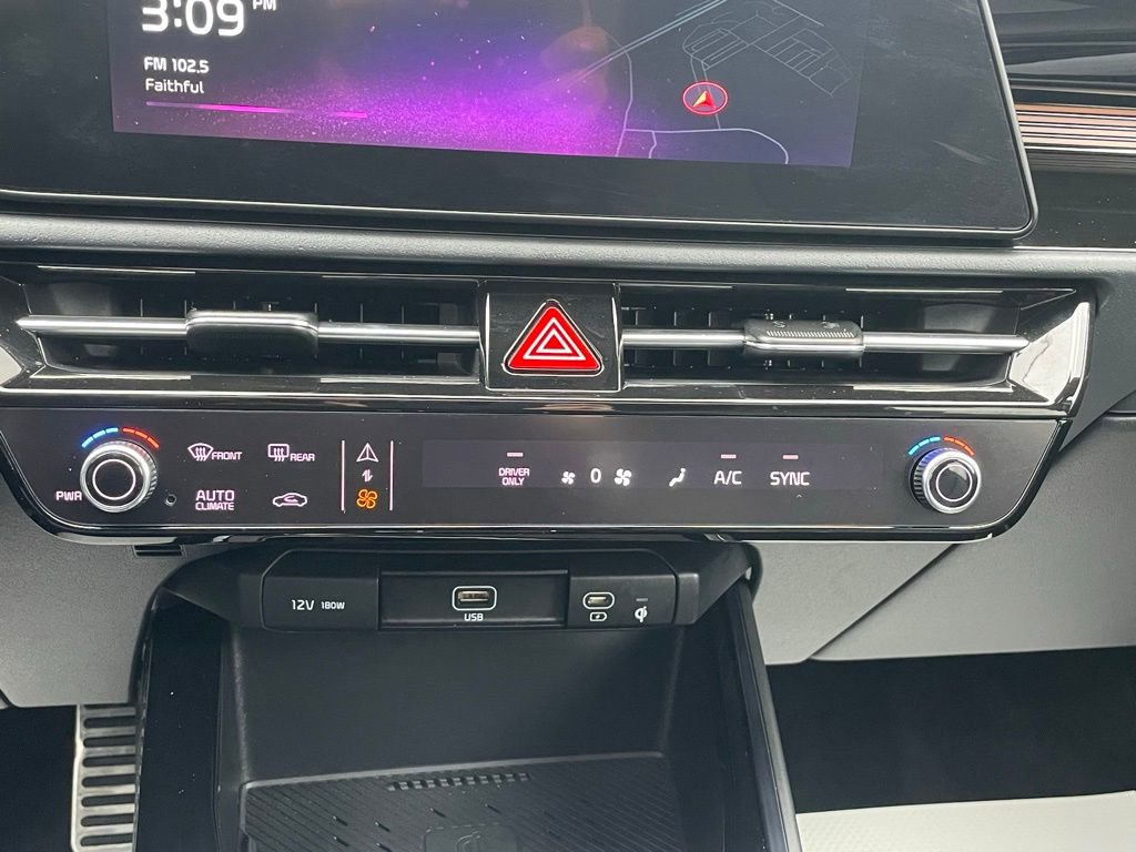Certified 2024 Kia Niro EX Touring FWD image 35