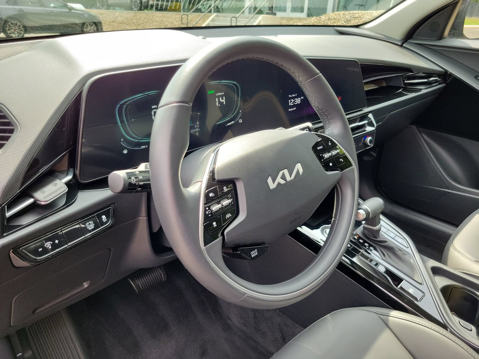 Certified 2024 Kia Niro EX FWD image 11