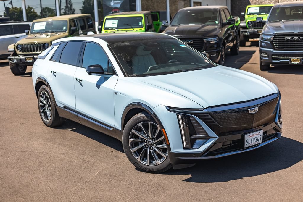 Used 2024 Cadillac Lyriq Sport RWD image 2