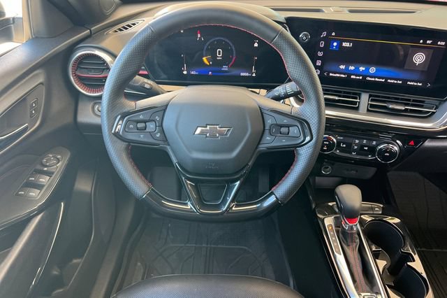 Used 2025 Chevrolet Trax RS w/ Driver Confidence Package FWD image 16