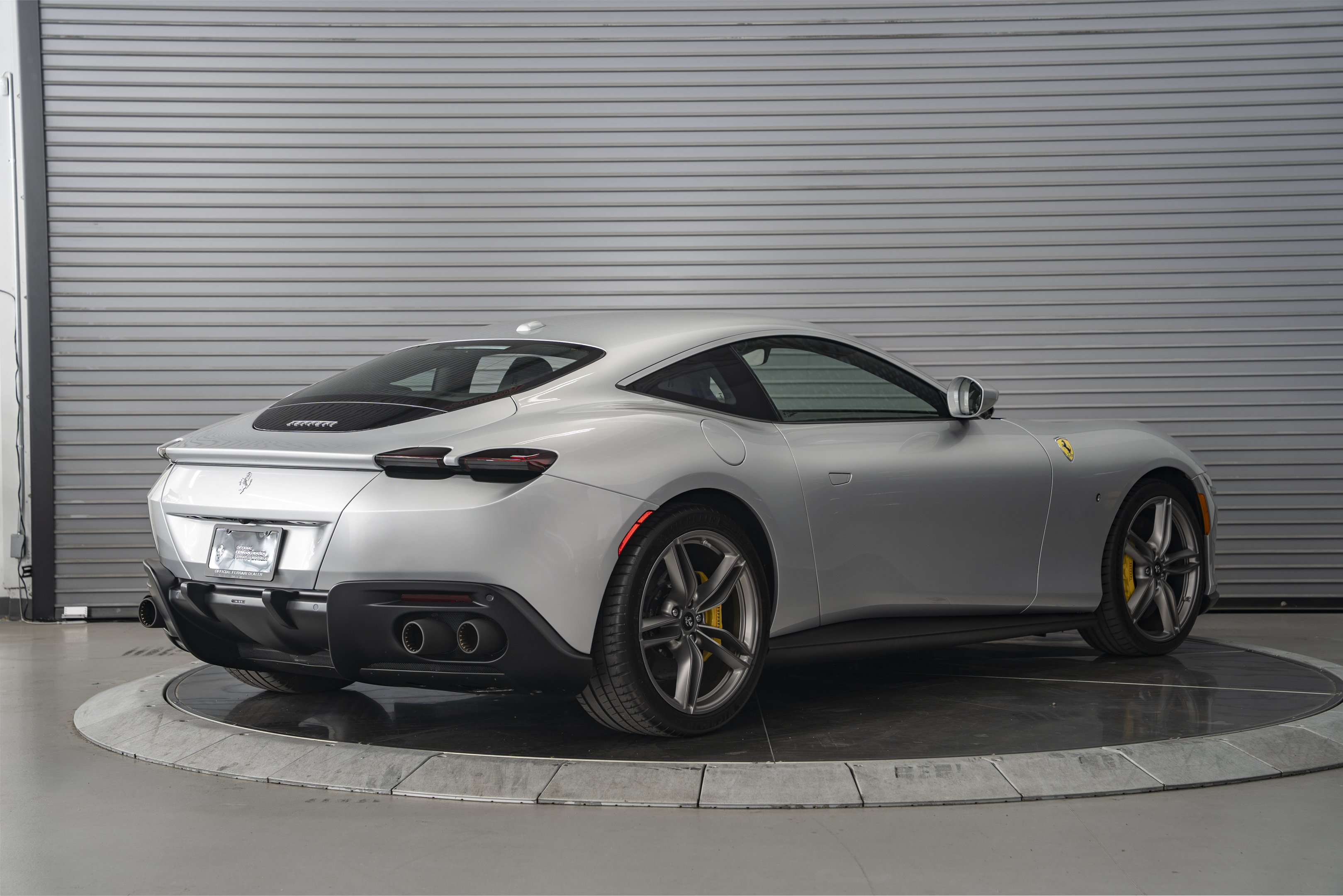 Used 2021 Ferrari Roma RWD image 5