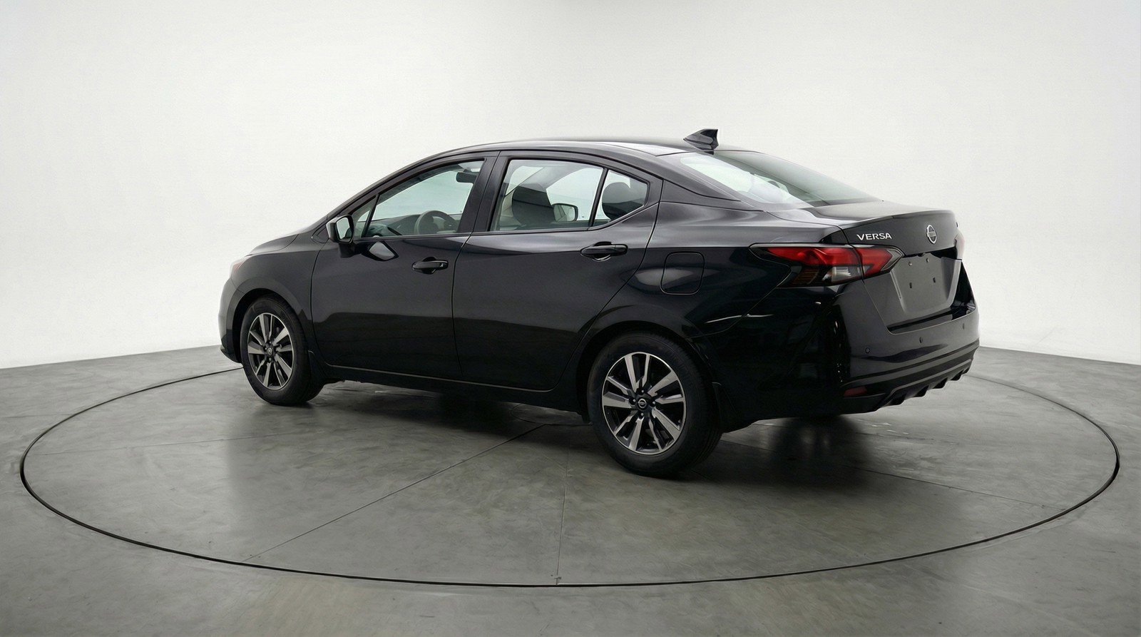 Used 2025 Nissan Versa SV image 6