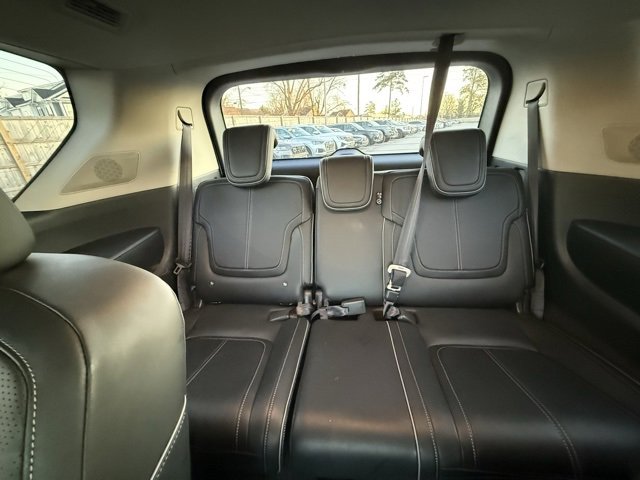 Used 2025 INFINITI QX80 Sensory image 16