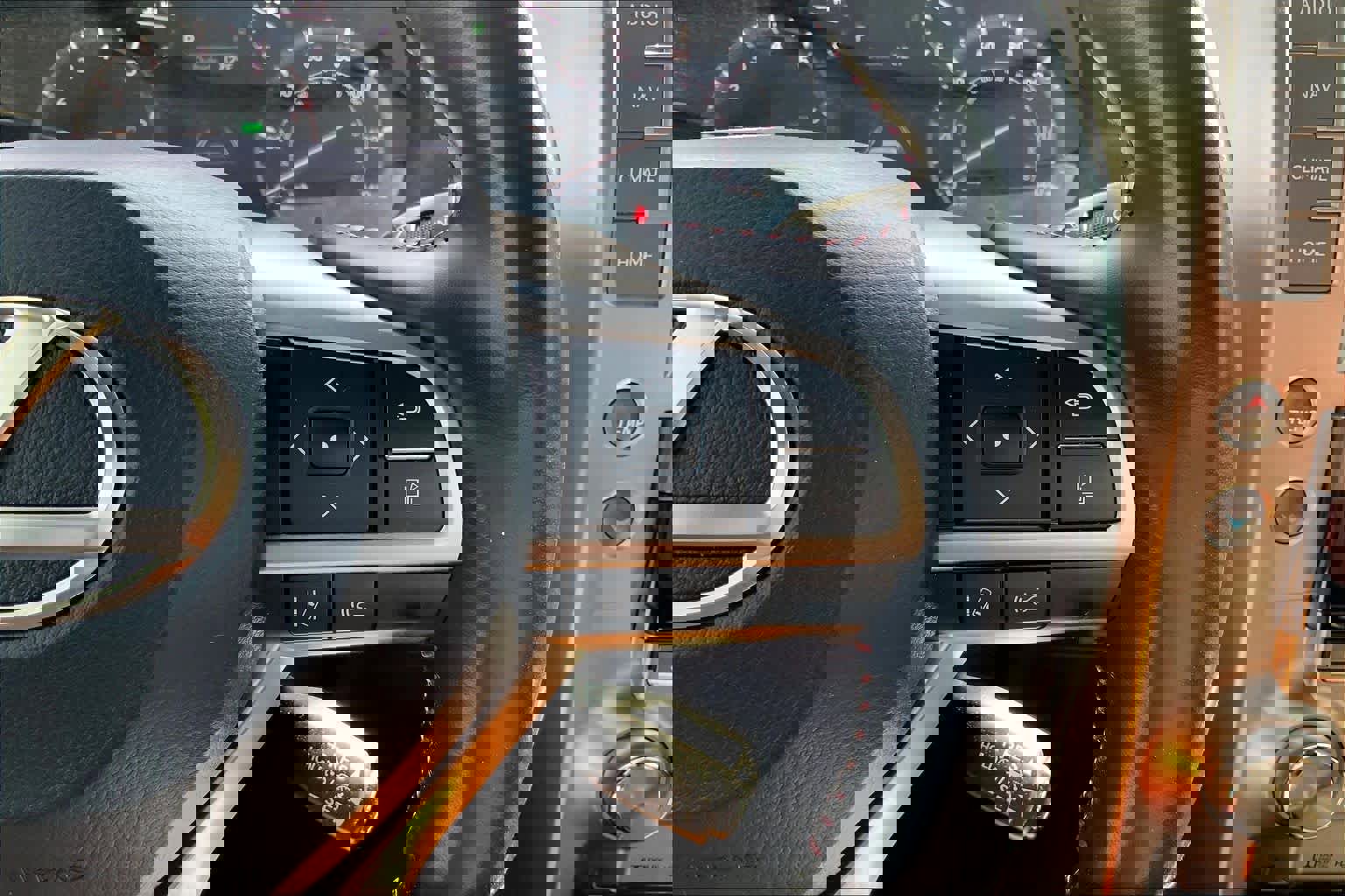 Used 2021 Lexus GX 460 Premium w/ Premium Package AWD/4WD image 25