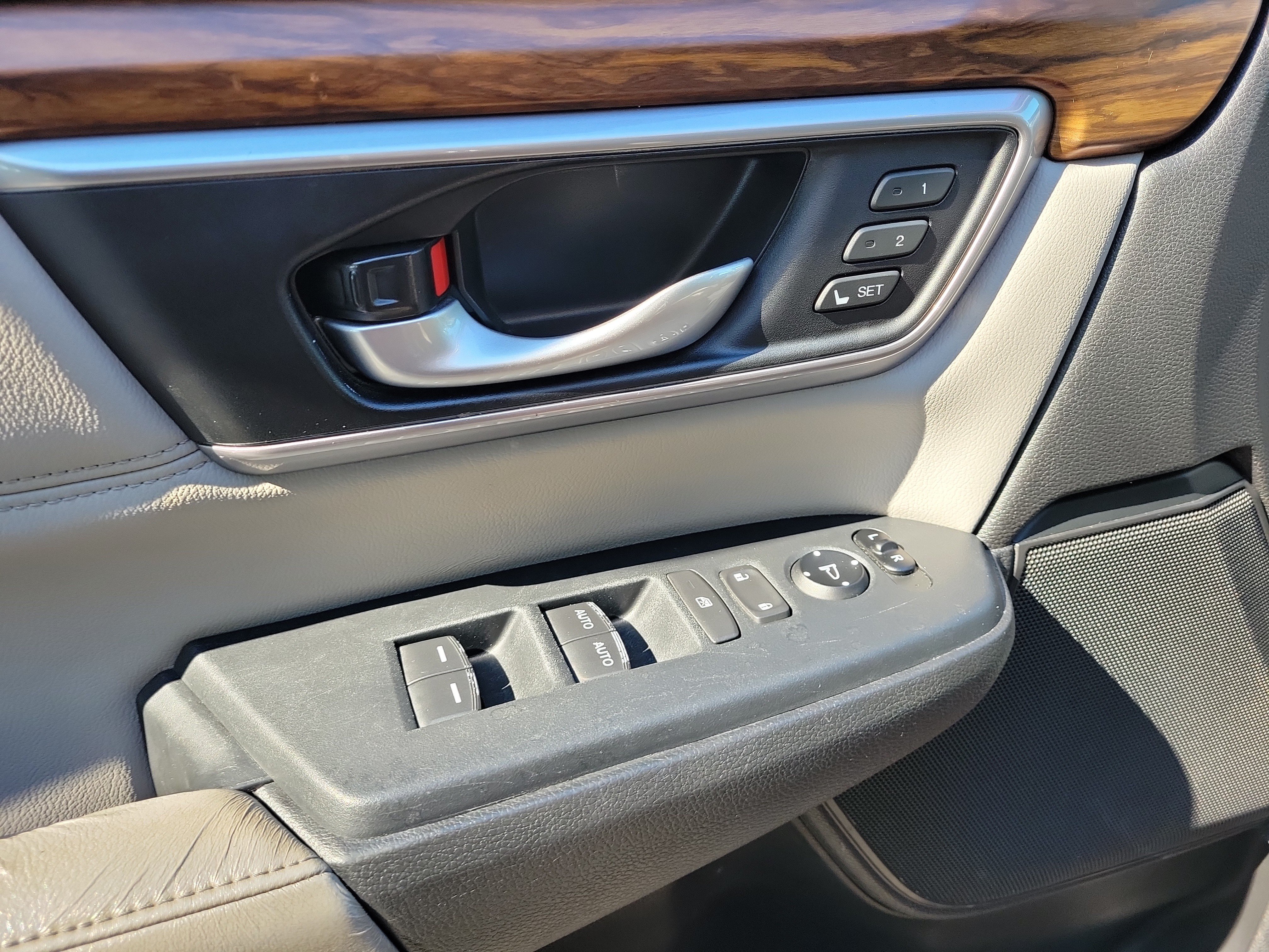 Used 2017 Honda CR-V Touring image 15
