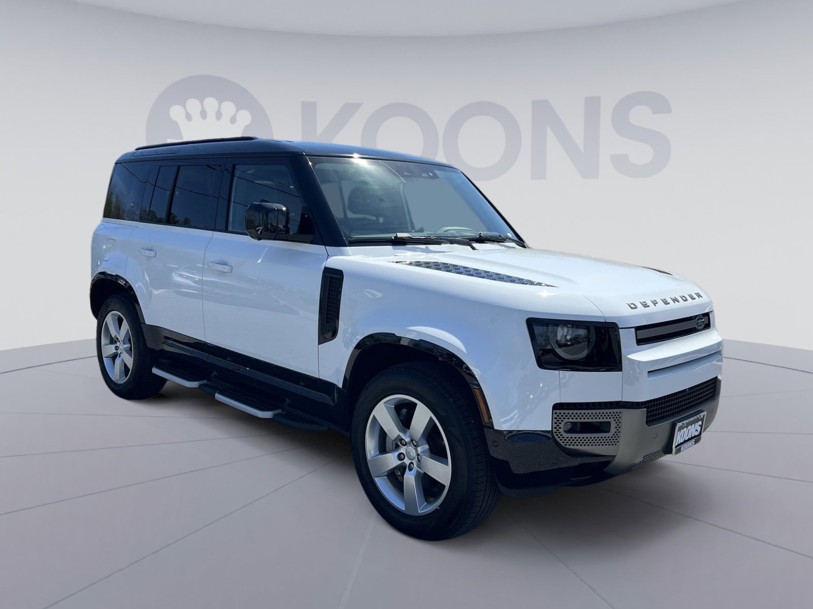 Used 2024 Land Rover Defender 110 X-Dynamic SE image 18