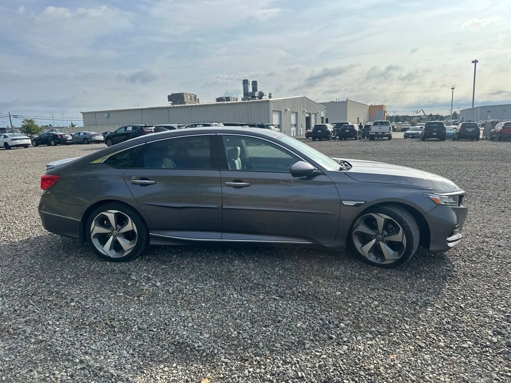 Used 2018 Honda Accord Touring image 12