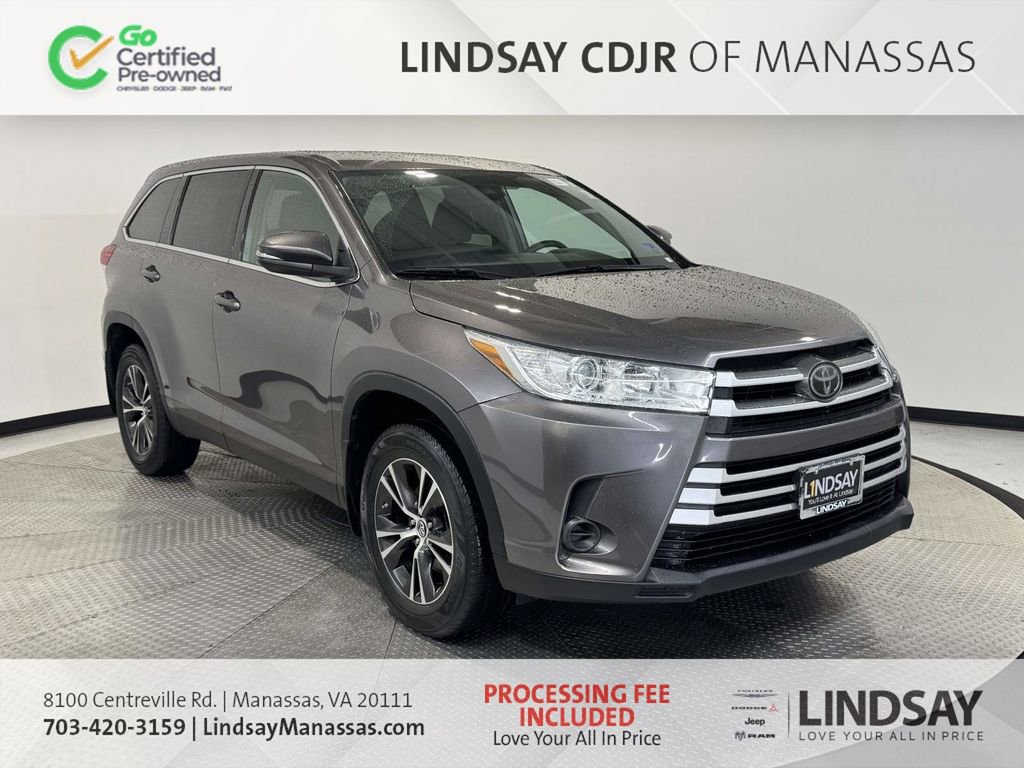Used 2019 Toyota Highlander LE image 1