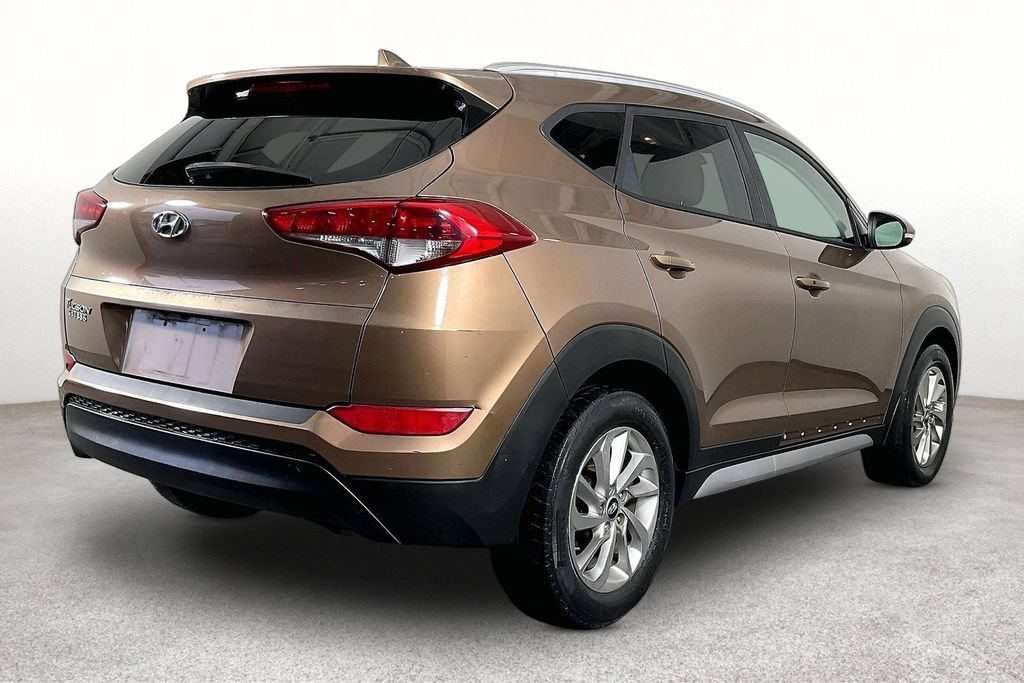 Used 2017 Hyundai Tucson SE Plus FWD image 2