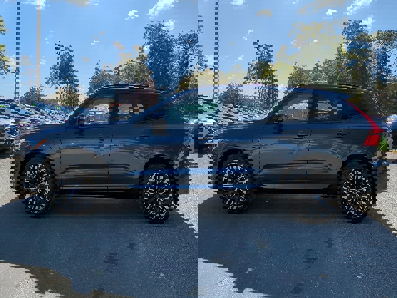 New 2026 Volvo XC60 T8 Ultra w/ Protection Package Premier image 7