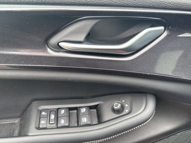 Used 2023 Jeep Grand Cherokee L Laredo image 18